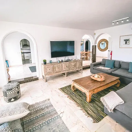 Flamencos By Veaco- Beachfront & Pool *