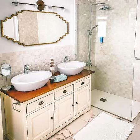 Flamencos By Veaco- Beachfront & Pool *