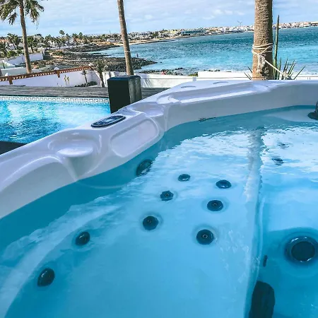 Flamencos By Veaco- Beachfront & Pool Willa *