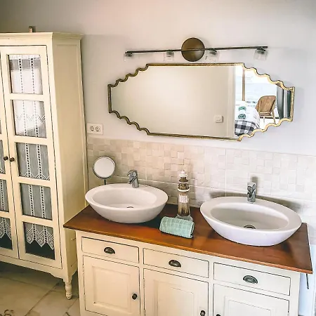 Flamencos By Veaco- Beachfront & Pool Willa