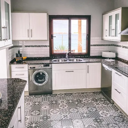 Flamencos By Veaco- Beachfront & Pool Коральео