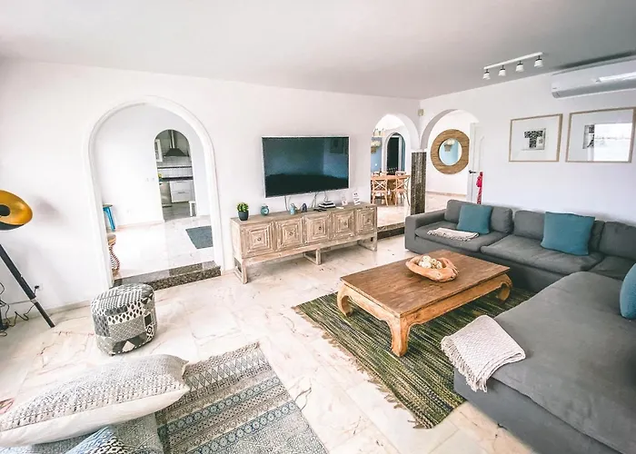 Flamencos By Veaco- Beachfront & Pool *