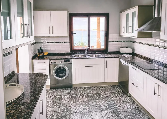 Flamencos By Veaco- Beachfront & Pool Corralejo