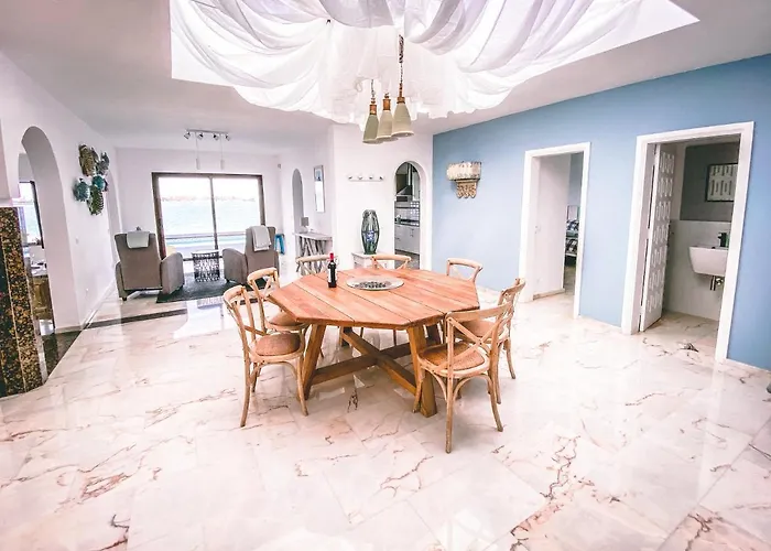 Villa Flamencos By Veaco- Beachfront & Pool *