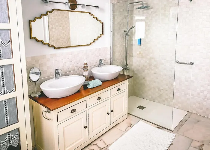 Flamencos By Veaco- Beachfront & Pool *