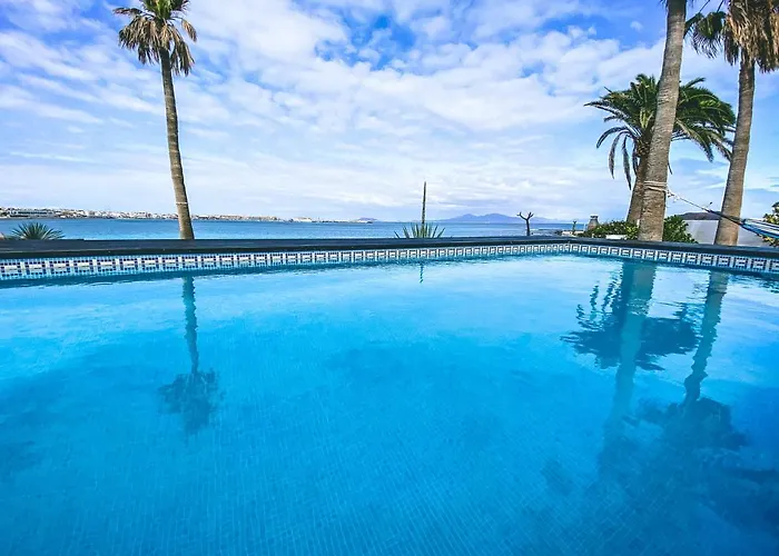 Flamencos By Veaco- Beachfront & Pool Коральео