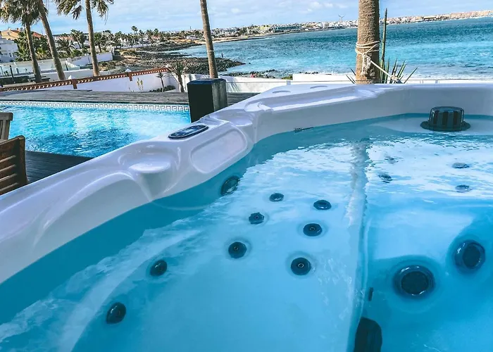 Flamencos By Veaco- Beachfront & Pool Villa *